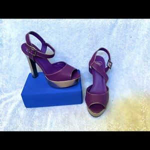 Eggplant pumps with grey heels & trimmings